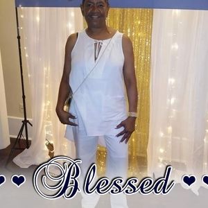 Meet your Posher, Leta